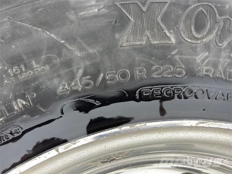 Quantity of (4) Tires Tyres, wheels and rims