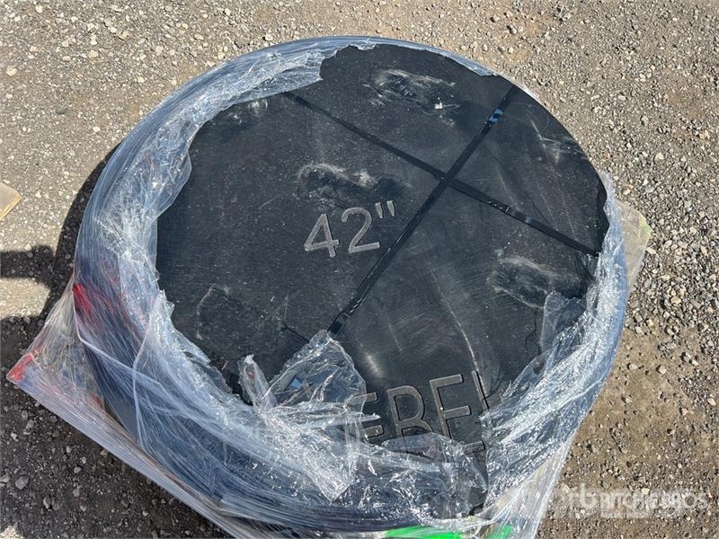 Quantity of (4) UHMWPE CP42R 42 in x 2 in Outrigge Daru tertozékok és felszerelések