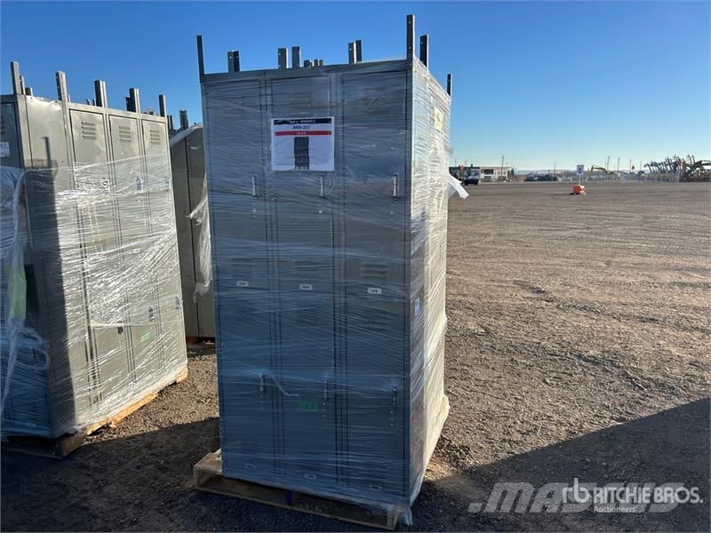 Quantity of (4) Uline Double Tier Lockers مكونات أخرى