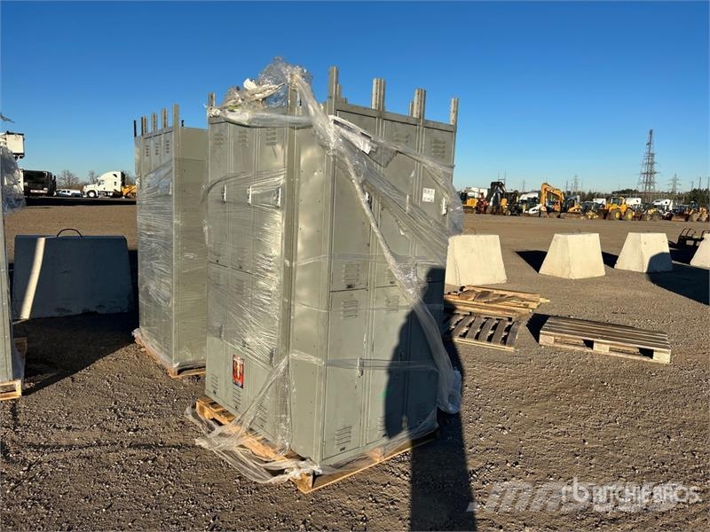 Quantity of (4) Uline Double Tier Lockers مكونات أخرى