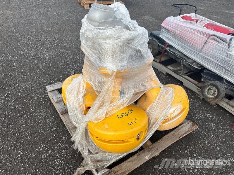  Quantity of (4) Wobble Work Lights Ostalo za građevinarstvo