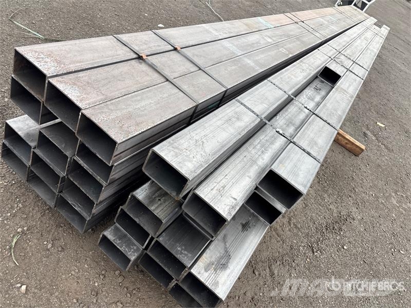 Quantity of 4 x 6 in 24 ft Metal Tube Drugi deli