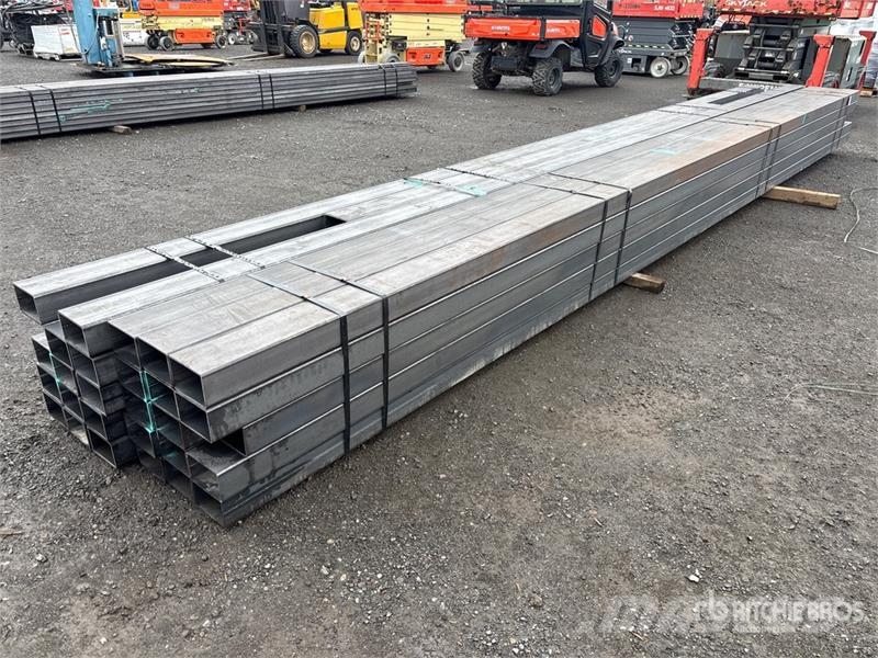 Quantity of 4 x 6 in 24 ft Metal Tube Drugi deli