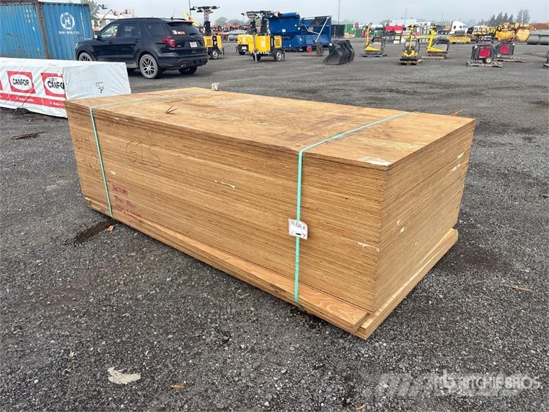 Quantity of (40) 3/4" 4x8 G1S Sanded 7 Ply Douglas Drugi deli