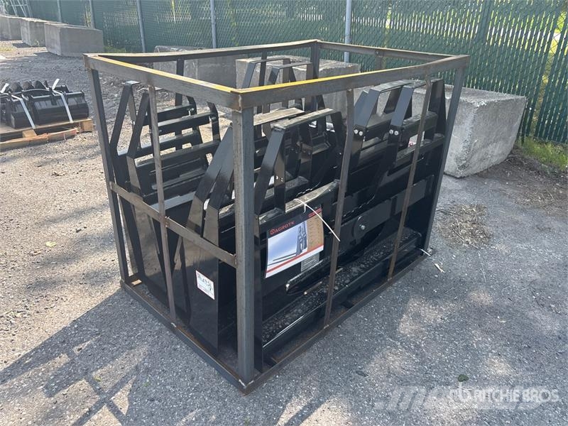 Quantity of (5) AGT SSCPF42-2200-WFF 42 in Skid S Vidlica