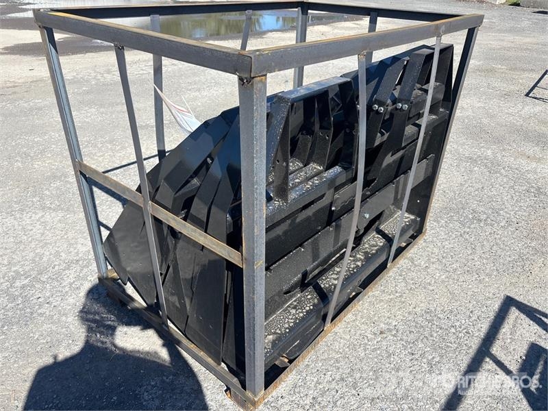 Quantity of (5) AGT SSCPF42-2200-WFF 42 in Skid S Vidlica