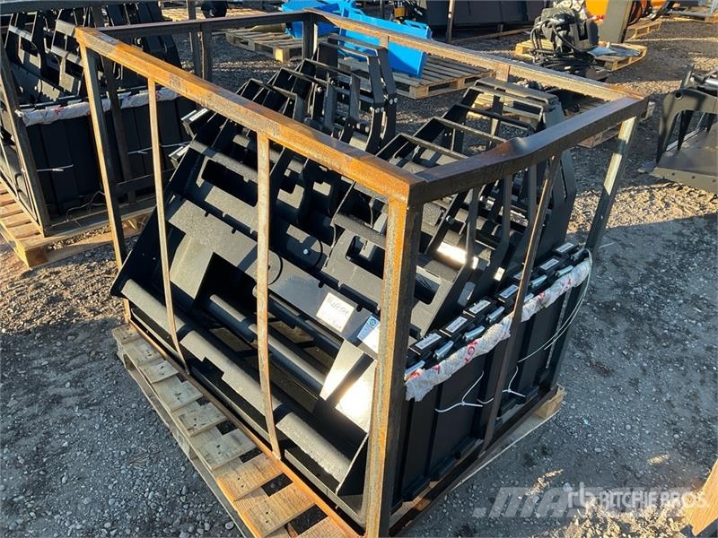  Quantity of (5)  AGT SSCPF48-4400-WFF Skid Steer F Forquilhas