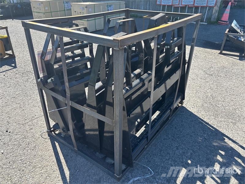 Quantity of (5) AGT SSCPF48-4400-WFF Skid Steer F Vidlica