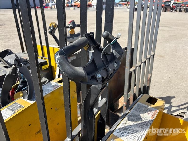 Quantity of (5) Electric Pallet Jack (Inoperable) Kahvelkäru
