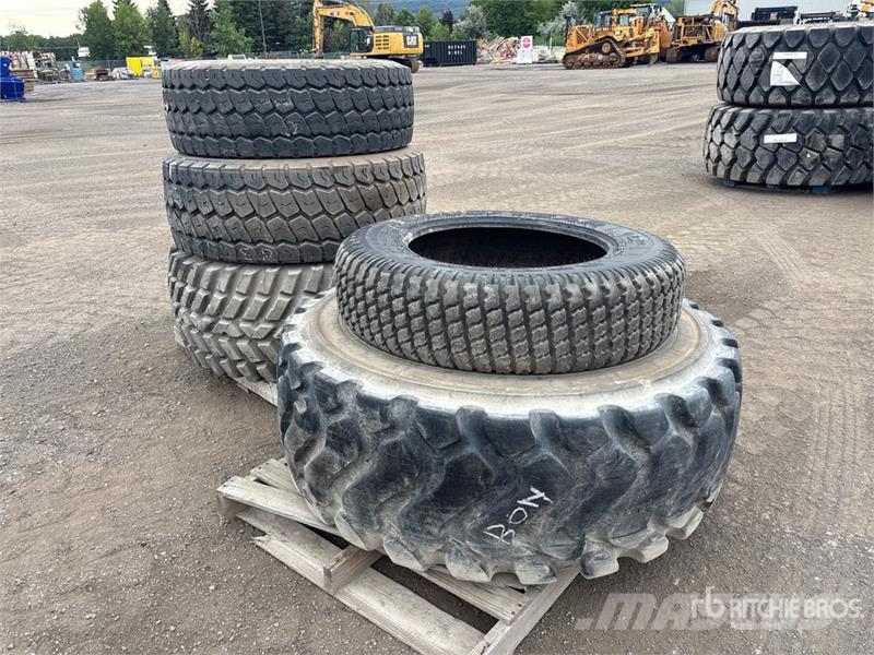 Quantity of (5) Mixed Tires Opony, koła i felgi