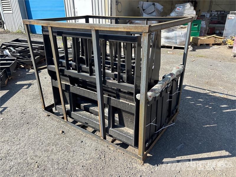 Quantity of (5) Mower King SA-100 48 in Heavy Dut Vidlica