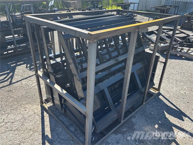 Quantity of (5) Mower King SA-100 48 in Heavy Dut Vidlica