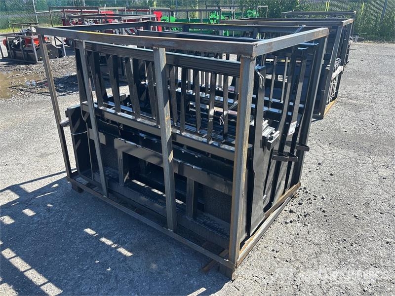 Quantity of (5) Mower King SA-100 48 in Heavy Dut フォーク