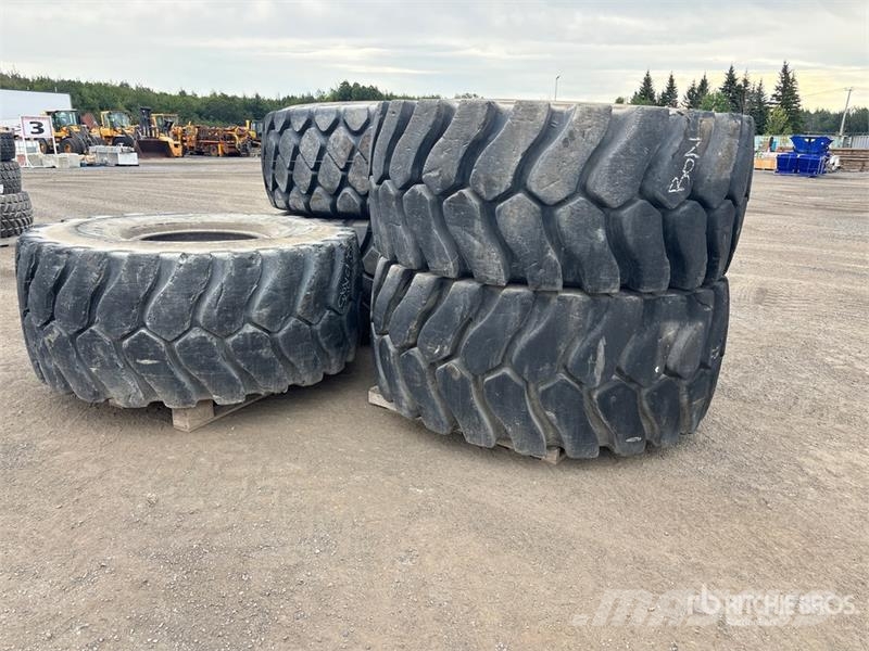 Quantity of (5) Tires Opony, koła i felgi