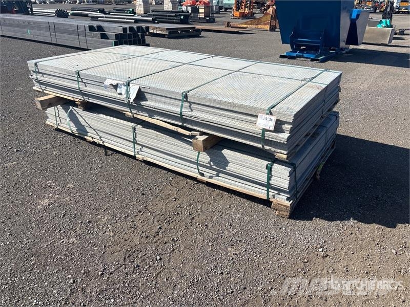 Quantity of (50) Durasteel 47 in x 98 in (0.25 in Drugi deli