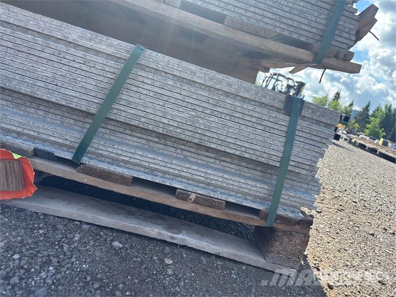Quantity of (50) Durasteel 47 in x 98 in (0.25 in Drugi deli