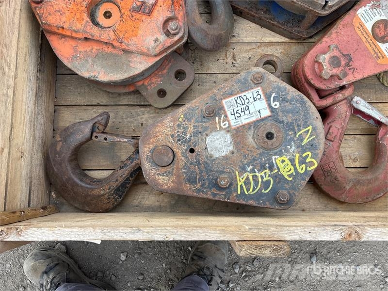  Quantity of (6) Assorted Crane Hook Oprema i dijelovi za kranove