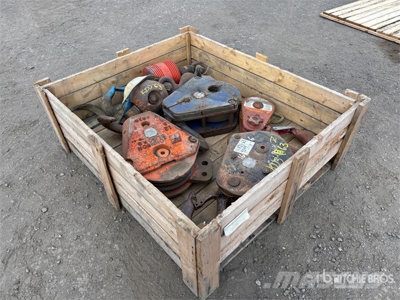  Quantity of (6) Assorted Crane Hook Oprema i dijelovi za kranove