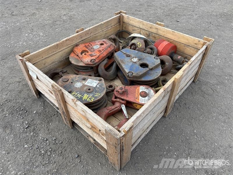  Quantity of (6) Assorted Crane Hook Oprema i dijelovi za kranove