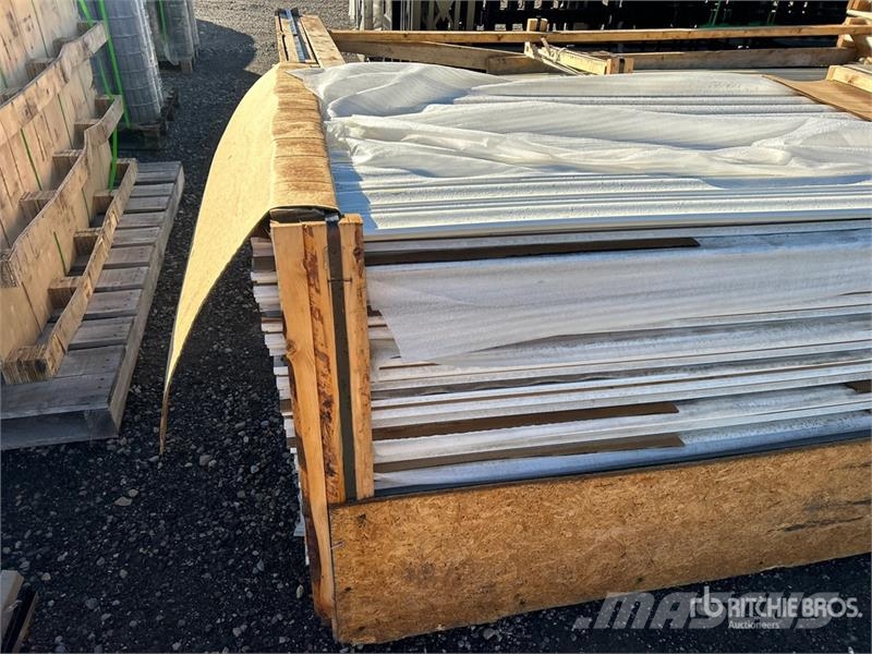 Quantity of (6) Lifts of Cable Covered Moldings Andre komponenter