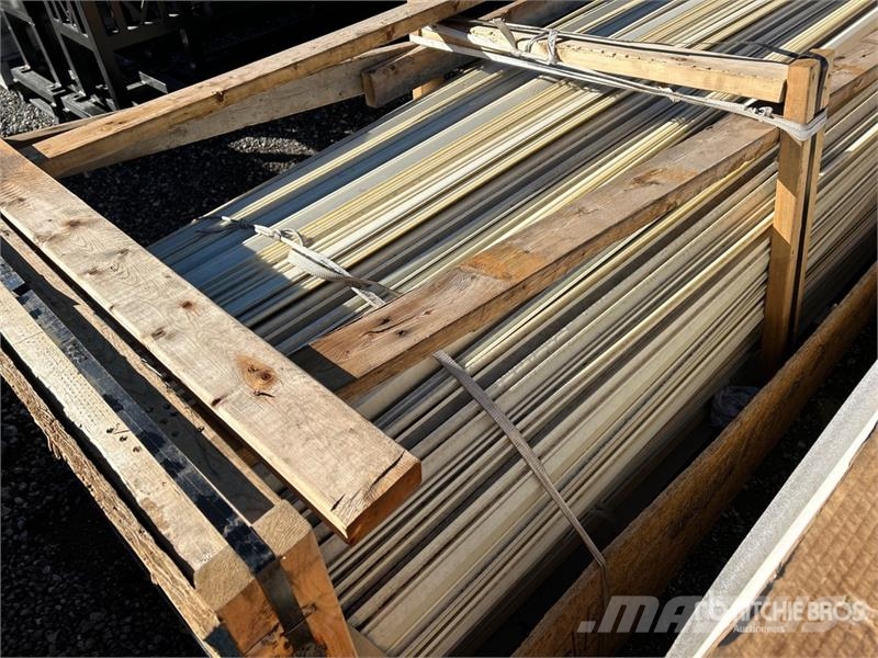 Quantity of (6) Lifts of Cable Covered Moldings Andre komponenter