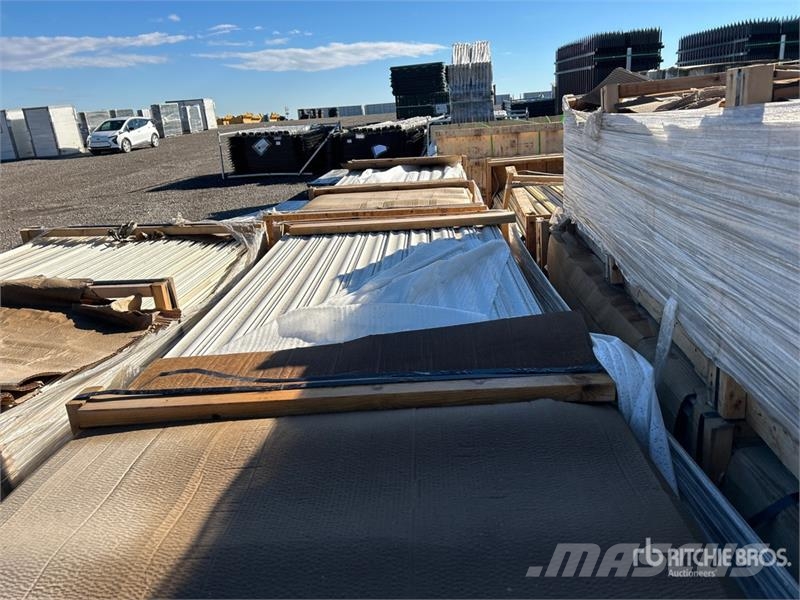 Quantity of (6) Lifts of Cable Covered Moldings Andre komponenter