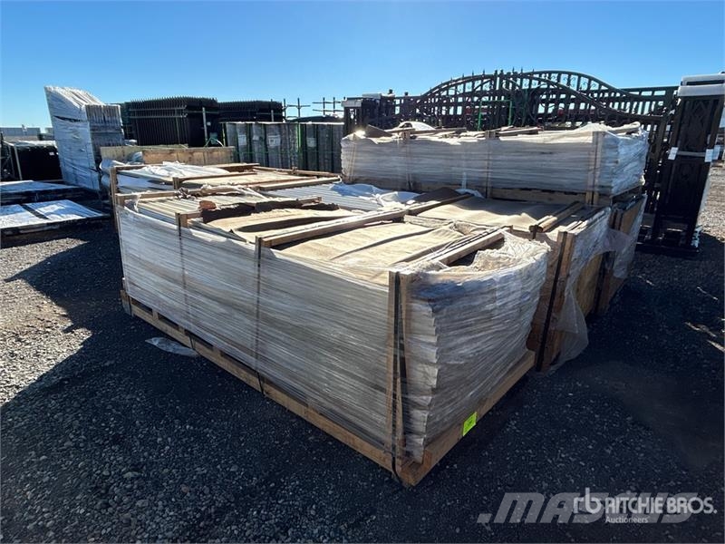 Quantity of (6) Lifts of Cable Covered Moldings Andre komponenter