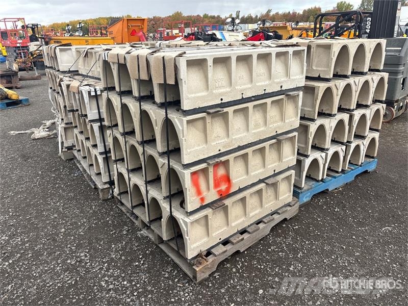  Quantity of (6) Pallets of Trench Drain ماكينات زراعية - غير ذلك
