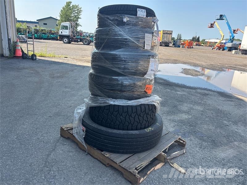 Quantity of (6) Tires (Unused) Pneus, roues et jantes