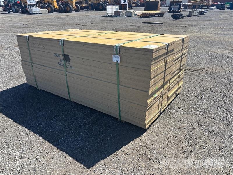Quantity of (60) 1 1/8" 2x8 HDO G2S with Smooth Ov Ďalšie komponenty