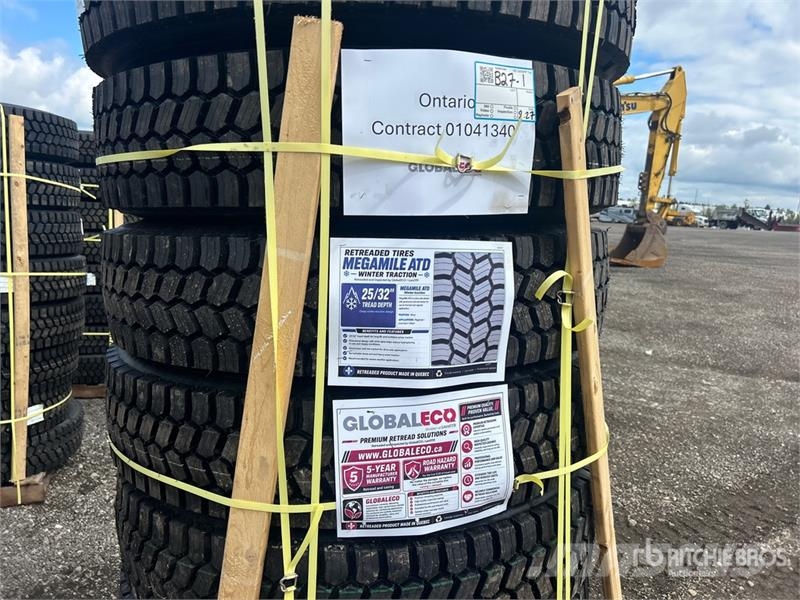  Quantity of (8) 11R22.5 Snow Traction Retread Tire Tyres, wheels and rims