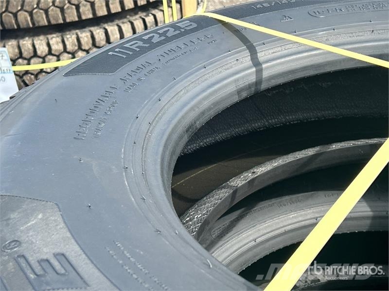 Quantity of (8) 11R22.5 Snow Traction Retread Tire Tyres, wheels and rims