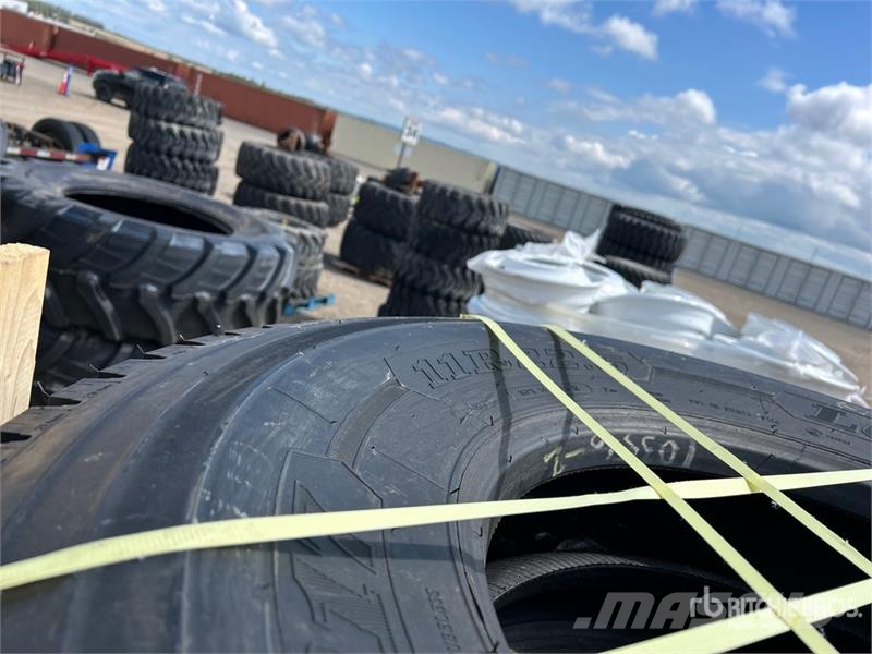 Quantity of (8) 11R22.5 Snow Traction Retread Tire Tyres, wheels and rims
