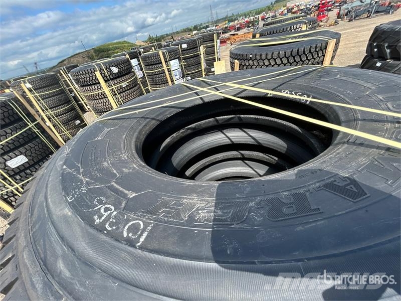 Quantity of (8) 11R22.5 Snow Traction Retread Tire Tyres, wheels and rims