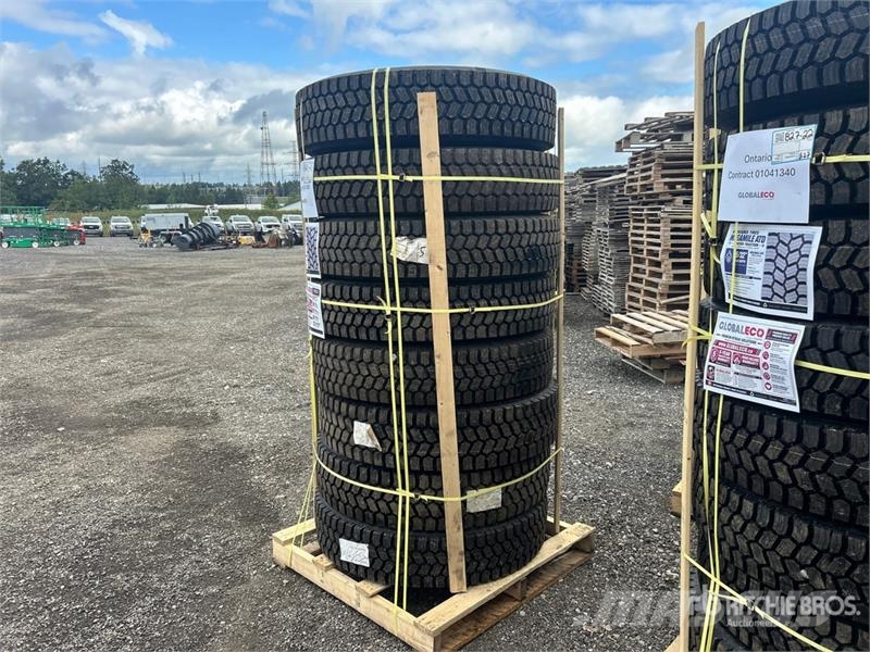 Quantity of (8) 11R22.5 Snow Traction Retread Tire Tyres, wheels and rims