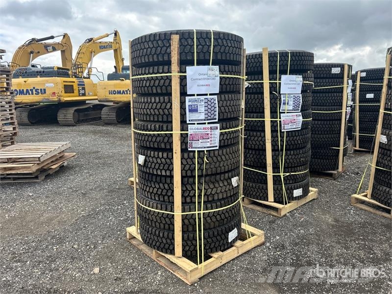 Quantity of (8) 11R22.5 Snow Traction Retread Tire Tyres, wheels and rims