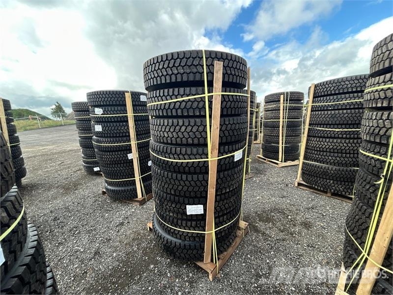 Quantity of (8) 11R22.5 Snow Traction Retread Tire Tyres, wheels and rims