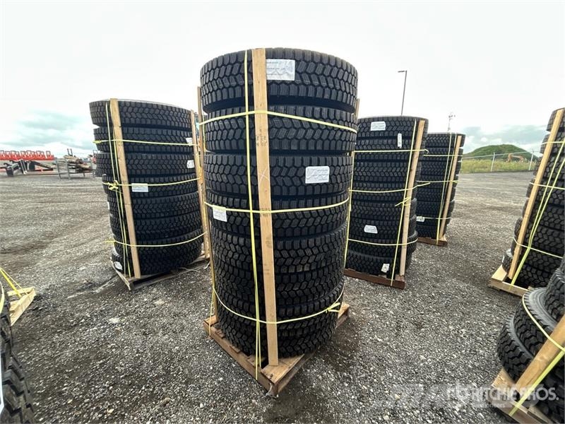 Quantity of (8) 11R22.5 Snow Traction Retread Tire Tyres, wheels and rims