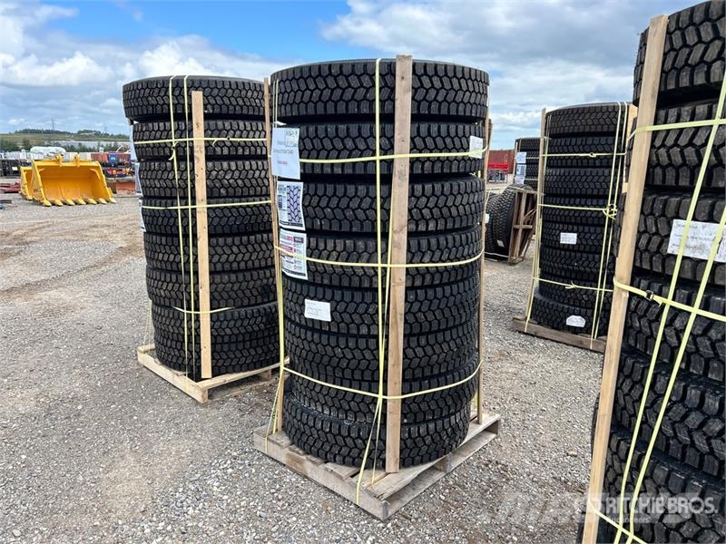 Quantity of (8) 11R22.5 Snow Traction Retread Tire Tyres, wheels and rims