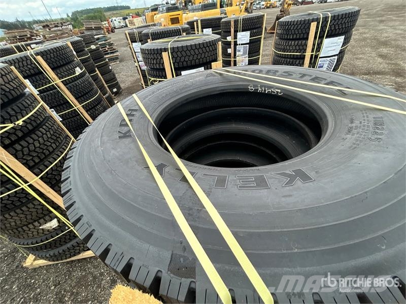  Quantity of (8) 11R22.5 Snow Traction Retread Tire Tyres, wheels and rims