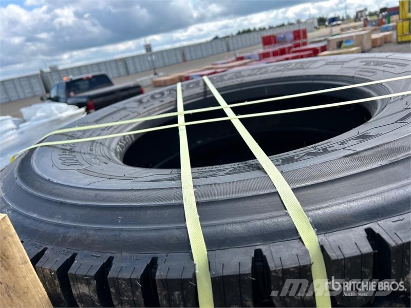 Quantity of (8) 11R22.5 Snow Traction Retread Tire Tyres, wheels and rims