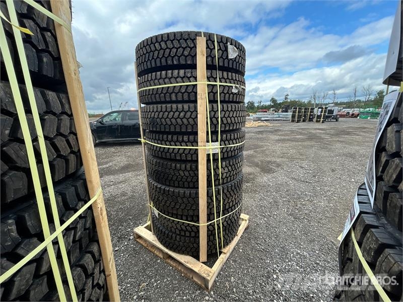 Quantity of (8) 11R22.5 Snow Traction Retread Tire Tyres, wheels and rims