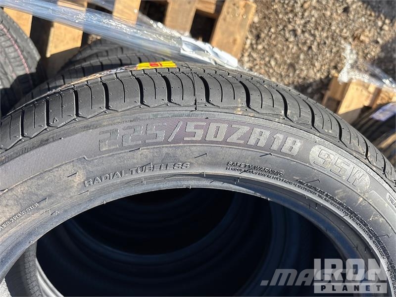  Quantity of (8) 225-50ZR-18 Tires (Unused) 轮胎、车轮、轮圈
