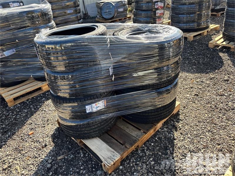 Quantity of (8) 255-70R-15 and 255-45R-18 Tires (U Gume, točkovi i felne