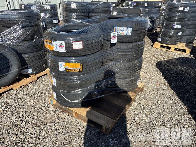 Quantity of (8) 255-70R-15 and 255-45R-18 Tires (U Gume, točkovi i felne