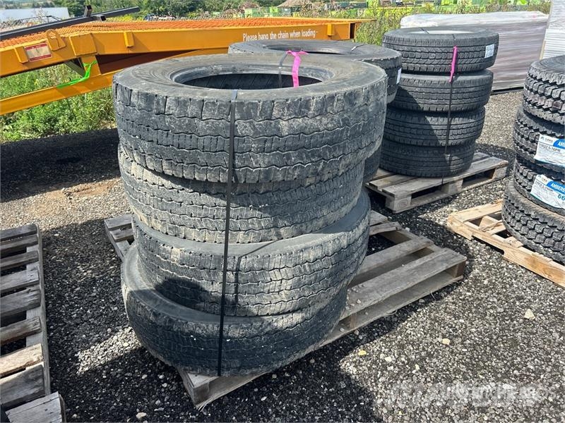 Quantity of (8) 275/80R22.5 Tires Tyres, wheels and rims