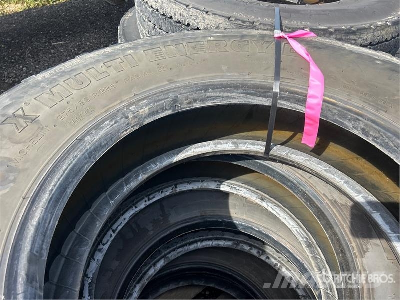 Quantity of (8) 275/80R22.5 Tires Tyres, wheels and rims