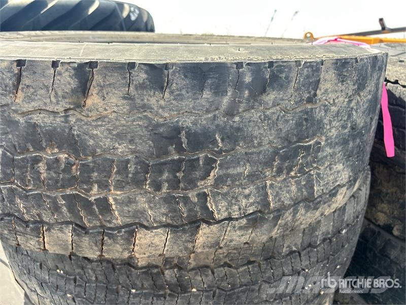 Quantity of (8) 275/80R22.5 Tires Tyres, wheels and rims