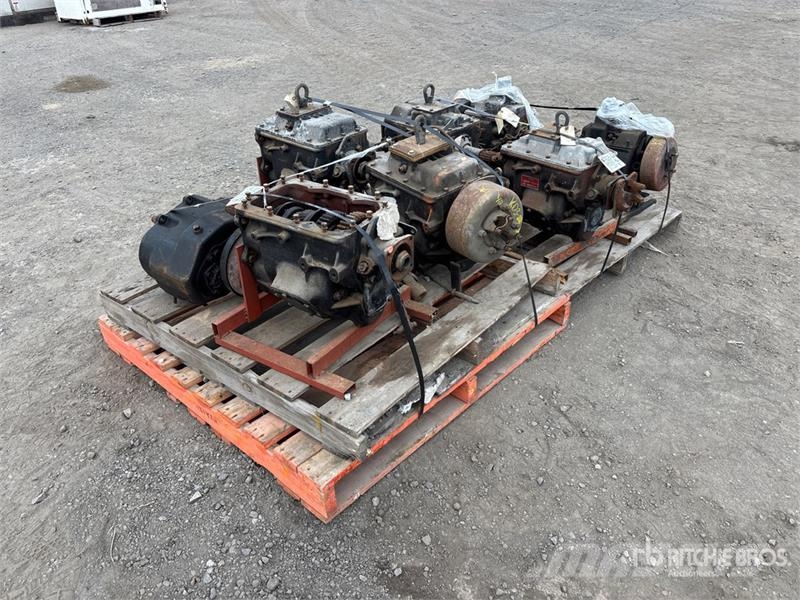 Quantity of (8) Assorted Transfer Case (Inoperable Andre komponenter