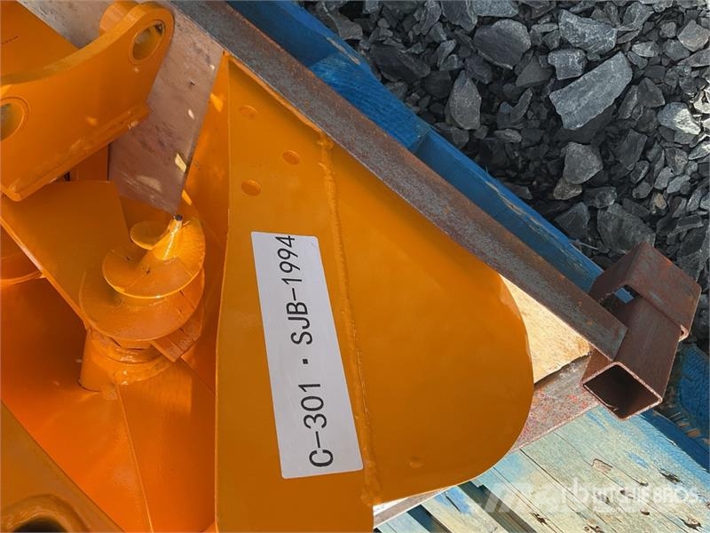  Quantity of (8)  GIYI Cat 301 GYA-8 Mini Excavator Drugi deli